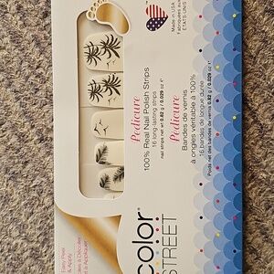 NWT Color Street palm down